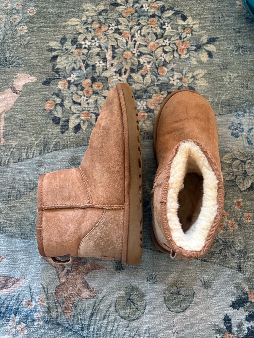 UGG shortie Classic Shearling-Lined Ankle Boots - Chestnut